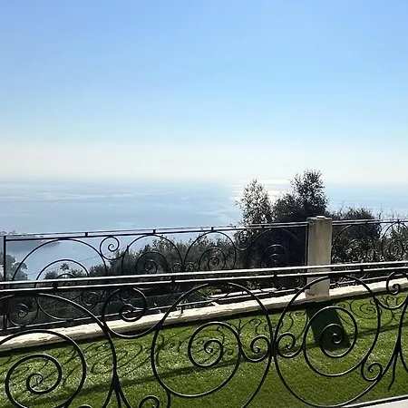 Charming Bedroom In Luxurious With Seaview Appartement Èze