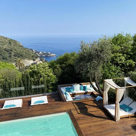 Charming Bedroom In Luxurious With Seaview