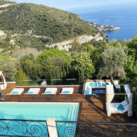 Charming Bedroom In Luxurious With Seaview Appartement *